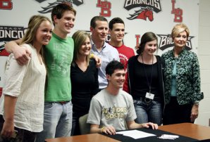 Seniors Sign for College Sports