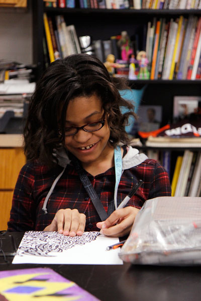 Terriana Green, 9, shades in the lines on her zentangle project in Ms. Dietrichs Art I class. (Maddy Brown photo)