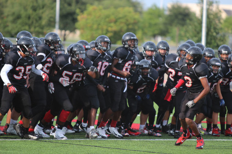 Freshman football goes undefeated, completing season 10-0. 