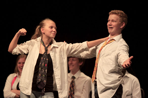 Sophomores Abby Ewing and Seth Matthews play a game during an improv show. (Conner Riley photo)