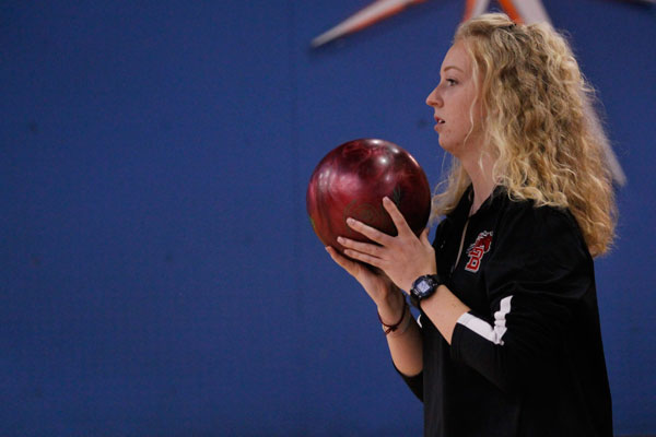 Senior Sadie Johnson prepares to take her swing at the bowling meet on Oct. 5. 