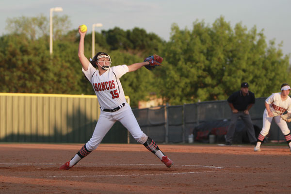 Jaycee Cook, 11, pitches against a Dallas Sunset hitter. (Holden Ross photo)