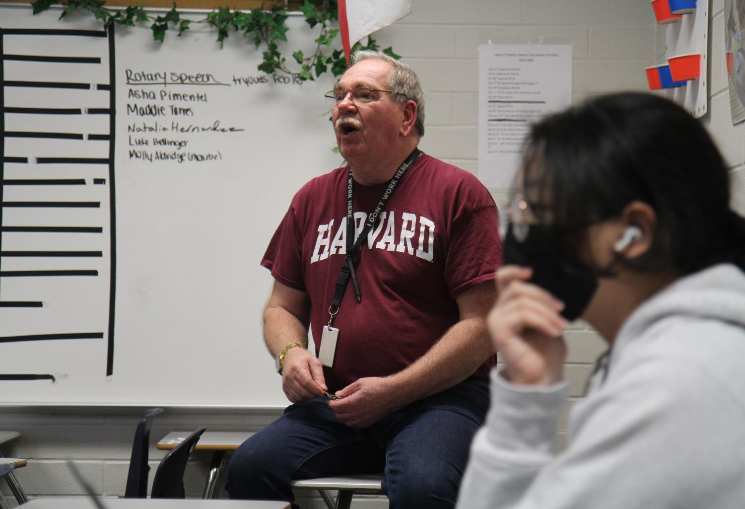 Mr. Howard Ritz talks to his debate students after school on Sept. 3, 2022. Because of his contributions, the debate continues to be competitive, even after the schools move to 6A.