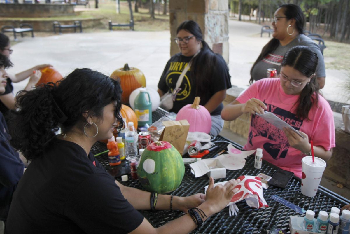 LDU_Pumpkin_carving_102524_4369_mrodriguez