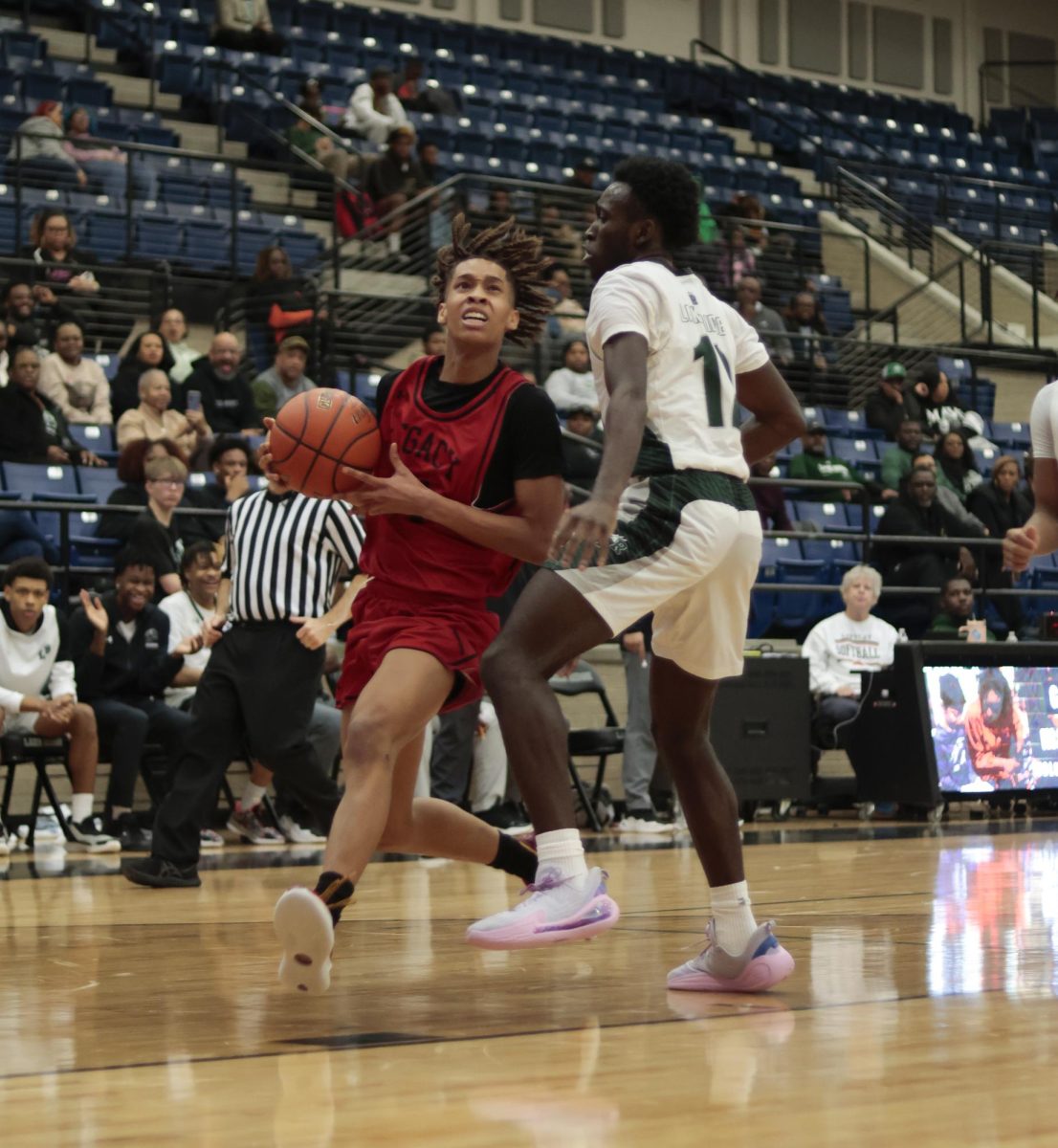 V_Boys_basketball_vs_lakridge_LR_won_60-41_01142025_011_rmallett.e