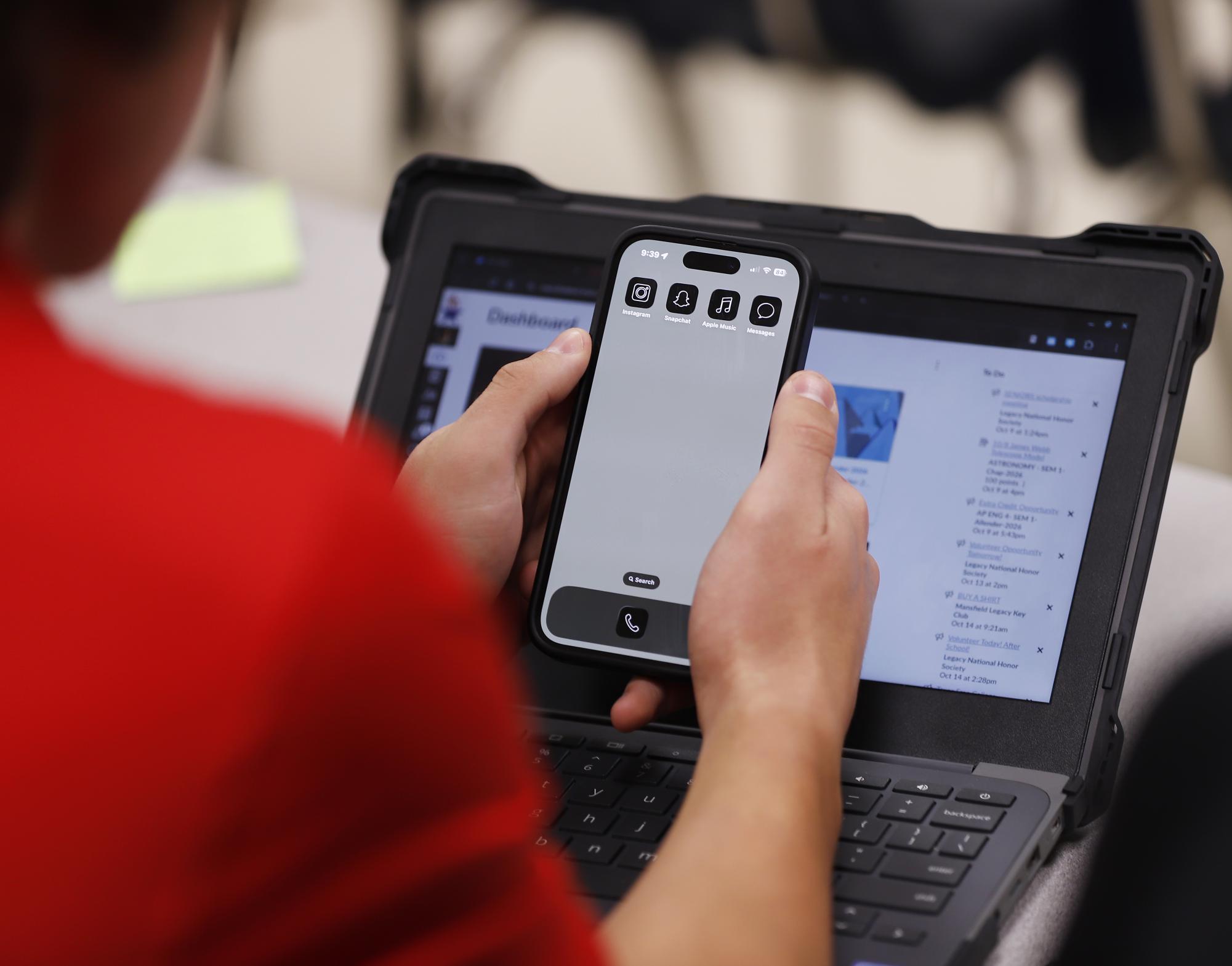 Students can no longer use any personal communication devices during the school day because of HB 1481.